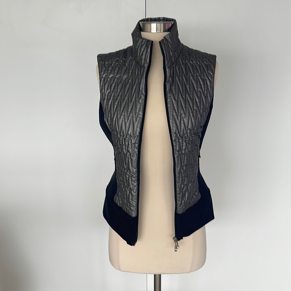 Sporty Vest by Anatomie